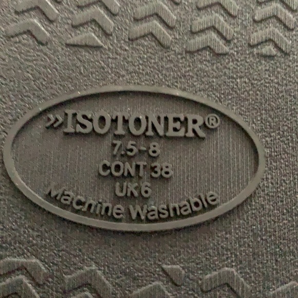 Isotoner slippers - Picture 3 of 3